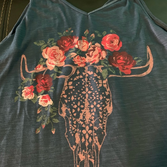 Steer Skull floral tank - Picture 2 of 2